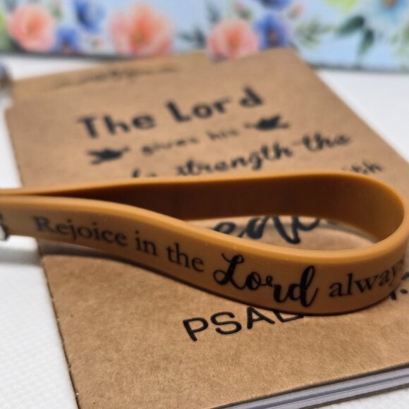 NEW INSPIRATIONAL FAITH CANVAS POUCH, NOTEPAD, PEN, BOOKMARK & KEYCHAIN GIFT SET - Picture 4 of 10